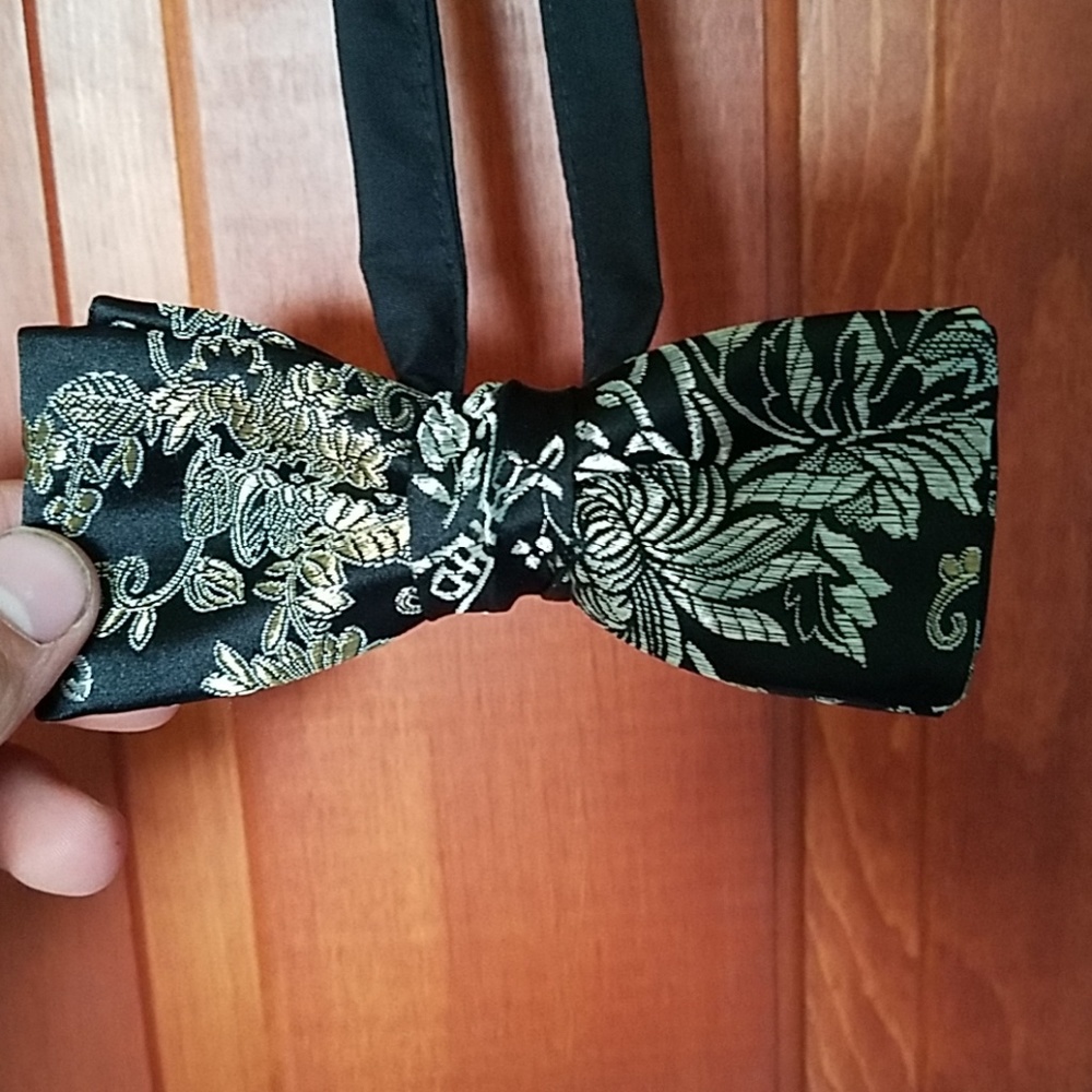 Floral Bow Tie